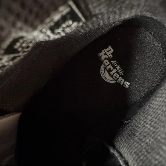 NWOB 🦄Iridescent rainbow Doc Martens! - Picture 12 of 15